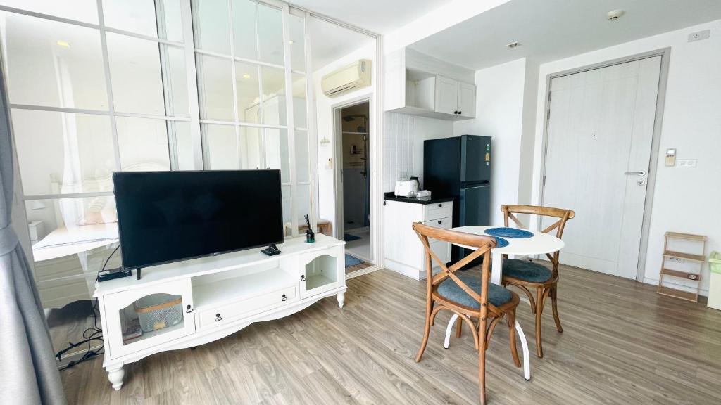 SummerHuahinCondo 221,Pool View,Near Beach&Cicada - Resim 9