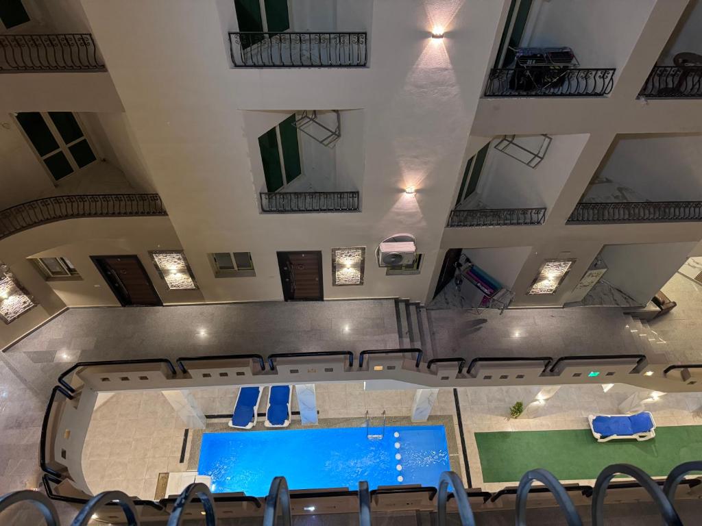 Bazén v ubytování Sea Light Apartment nebo v jeho okolí