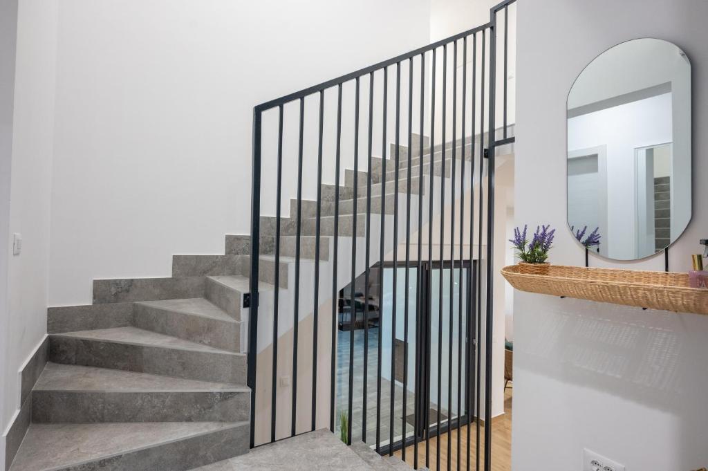 Fotografie z fotogalerie ubytování NEW! Modern Villa Nacle with heated Pool v destinaci Duće