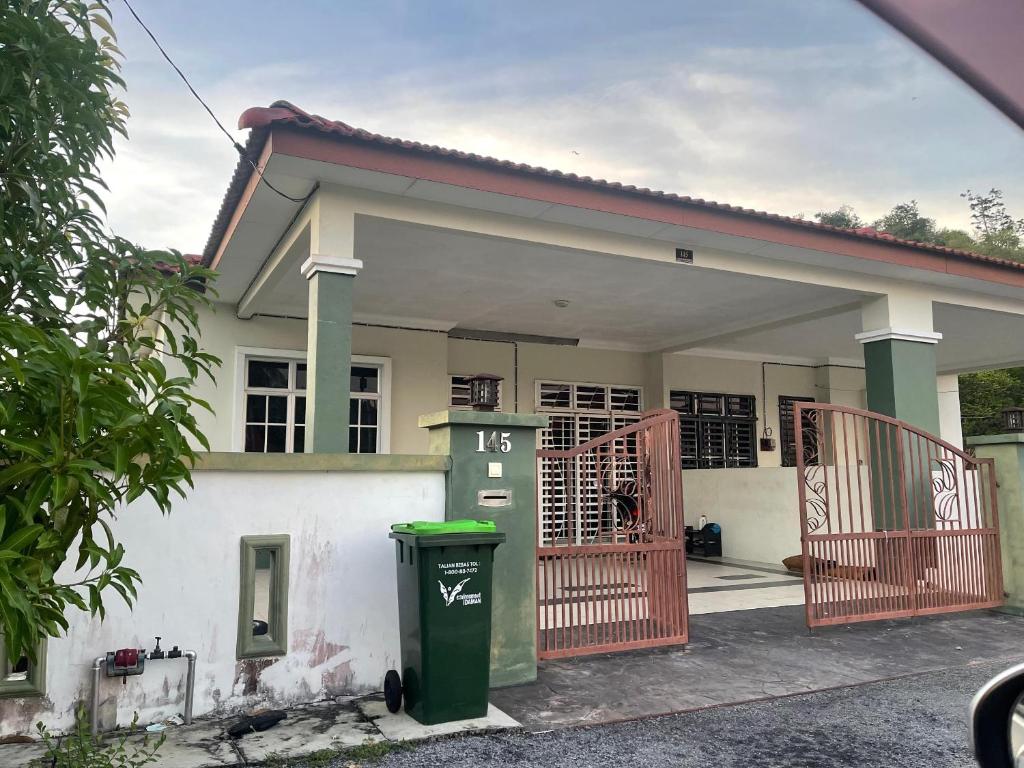 Tòa nhà nơi chỗ nghỉ nhà dân tọa lạc