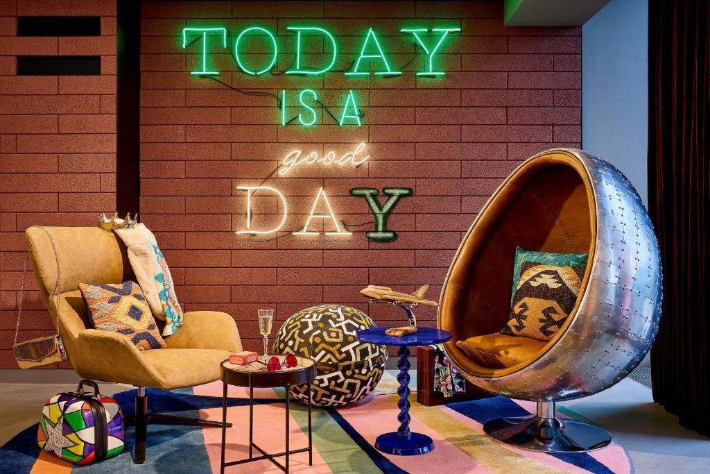 Moxy Luxembourg Airport - Resim 40