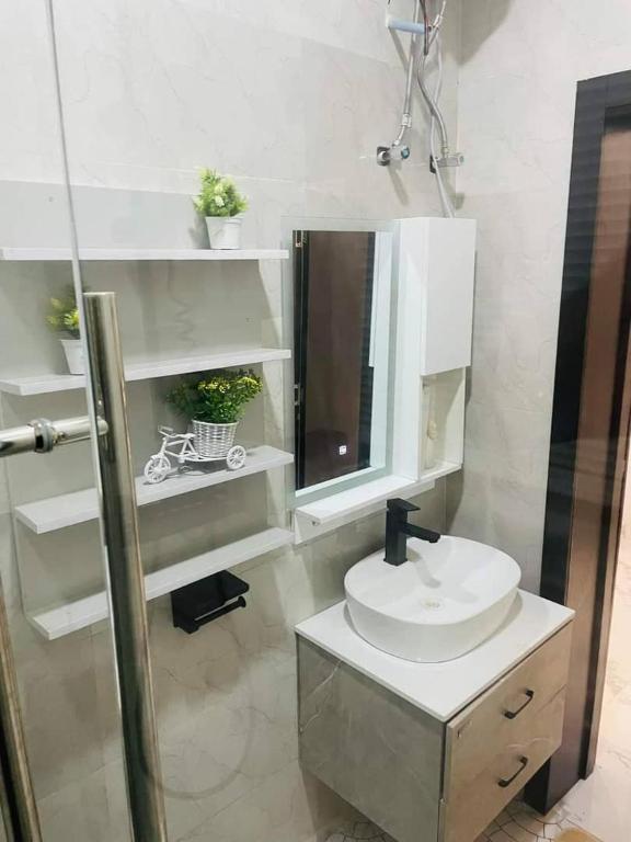 Koupelna v ubytování WHITEFIELD LUXURY APARTMENT