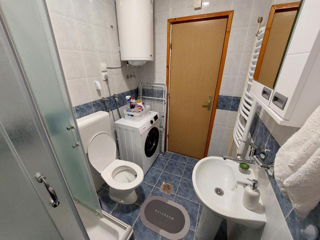 Uma casa de banho em Apartman Sweet Dreams
