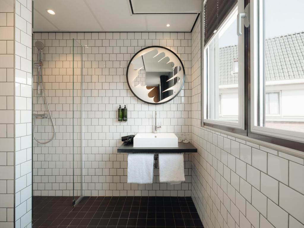 Conscious Hotel The Tire Station - Resim 15