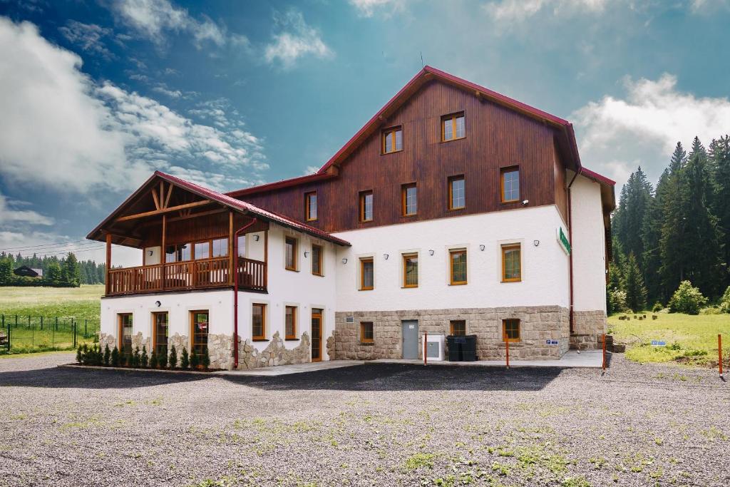 Budova, kde se apartmán nachází