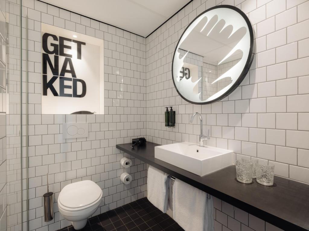 Conscious Hotel The Tire Station - Resim 30