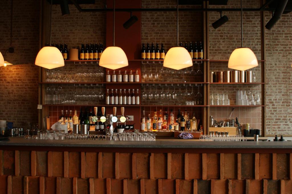 Conscious Hotel The Tire Station - Resim 6