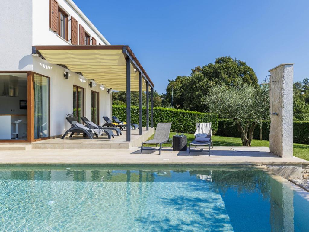 Πισίνα στο ή κοντά στο Villa Luna Nera by Interhome