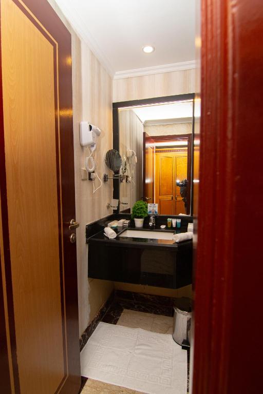 Koupelna v ubytování Maysan Al Maqam Hotel