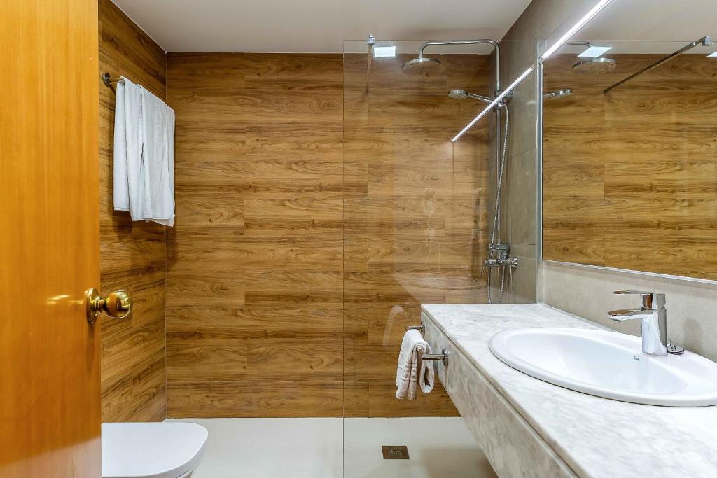 Aparthotel Bertrán - Resim 8