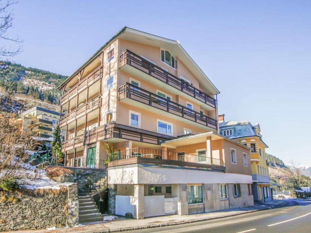 Budova, v ktorej sa apartmán nachádza