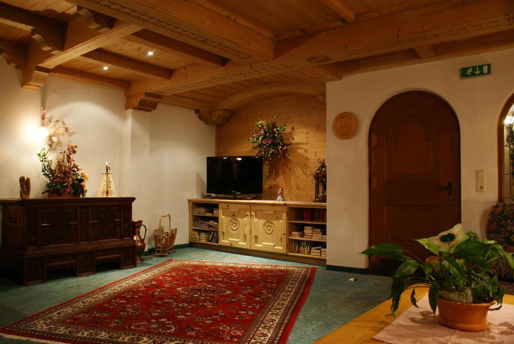 TV a/nebo společenská místnost v ubytování Gasthof Riederhof
