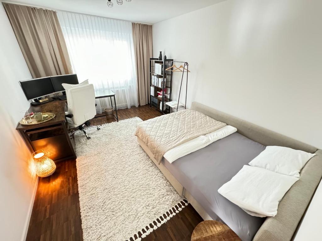 Postel nebo postele na pokoji v ubytování Double Room in Shared Apartment, Zurich Airport