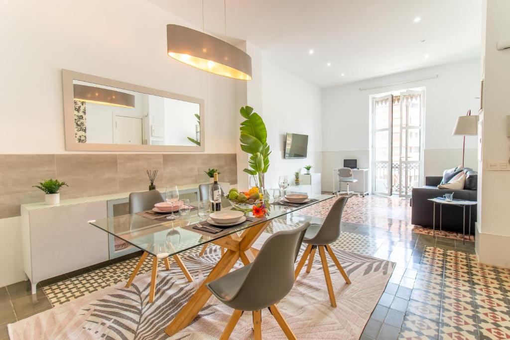 Loft overlooking Market square
