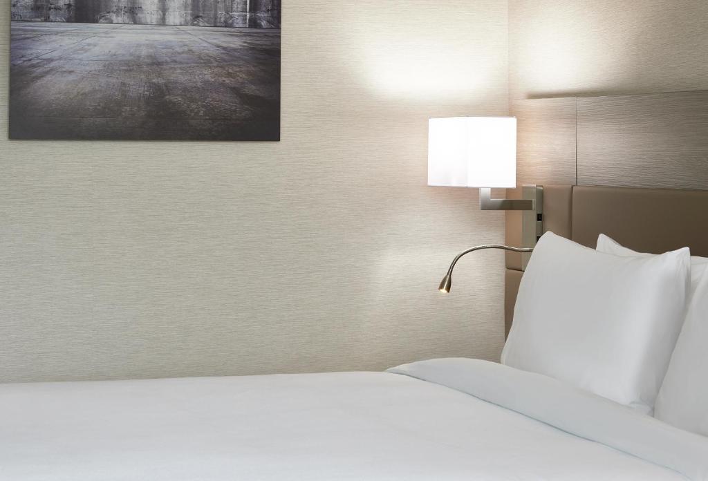 AC Hotel by Marriott Cleveland Beachwood photo