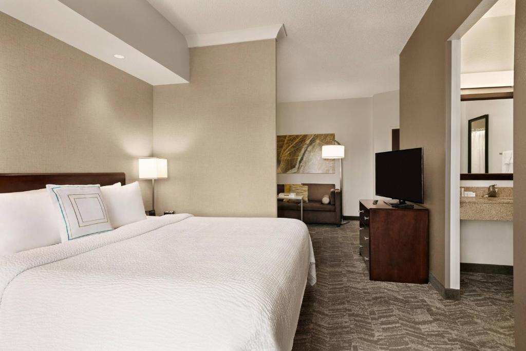 SpringHill Suites Dulles Airport photo