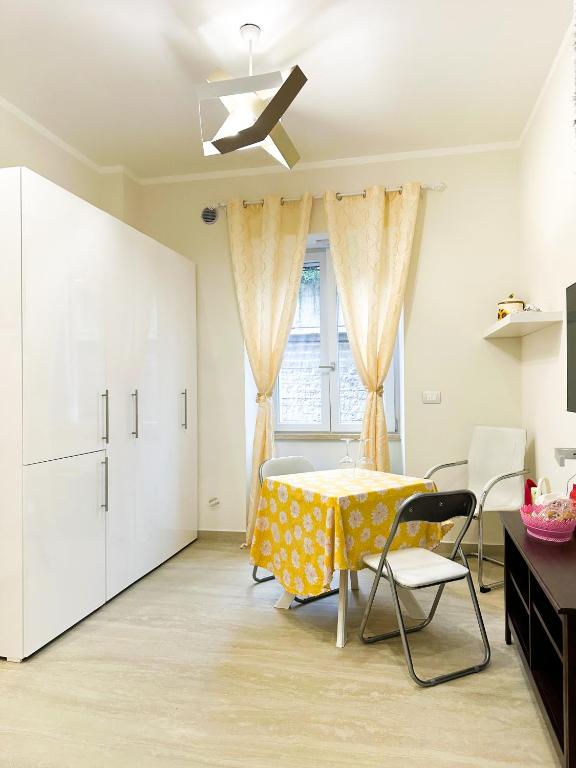 Elegante Suite in Centro Città - Arredo Moderno & Wi-Fi con Smart Tv - Deluxe Queen Studio