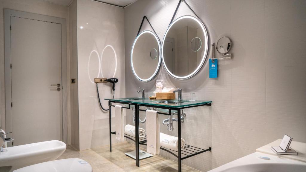 Koupelna v ubytování SOLYMAR Gran Hotel