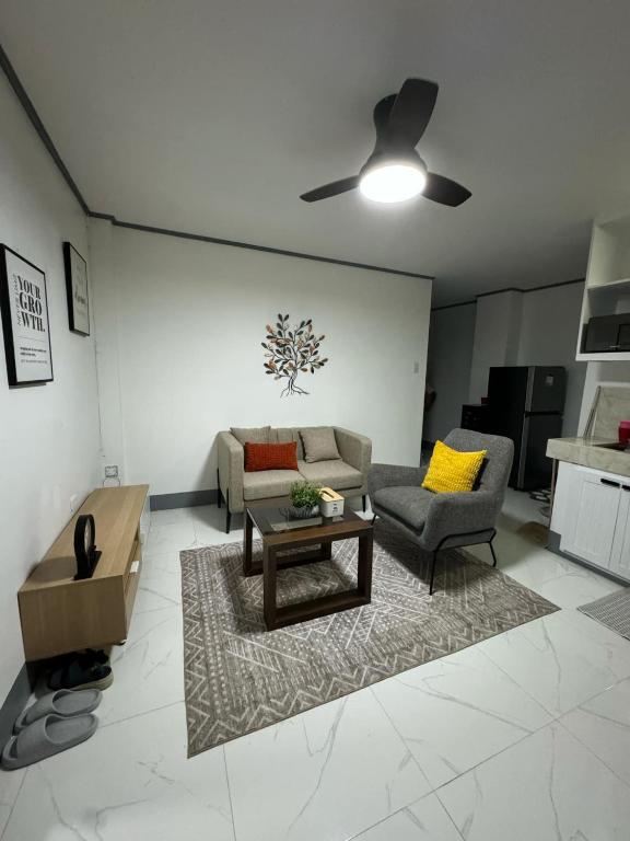 Kuchyň nebo kuchyňský kout v ubytování MDEC Apartments