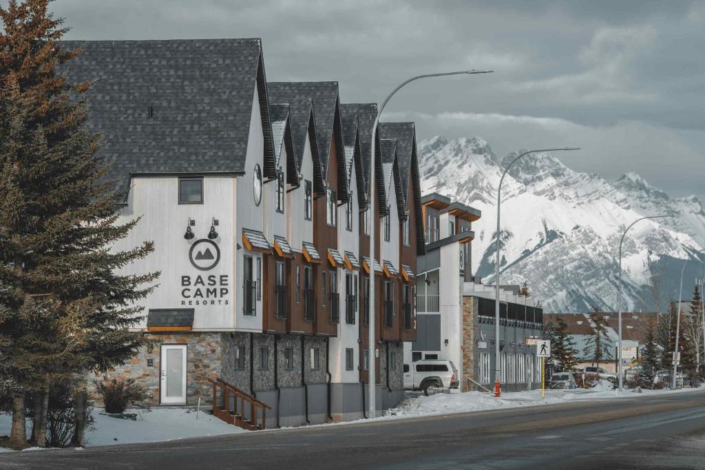 Basecamp Resorts Canmore - Resim 24