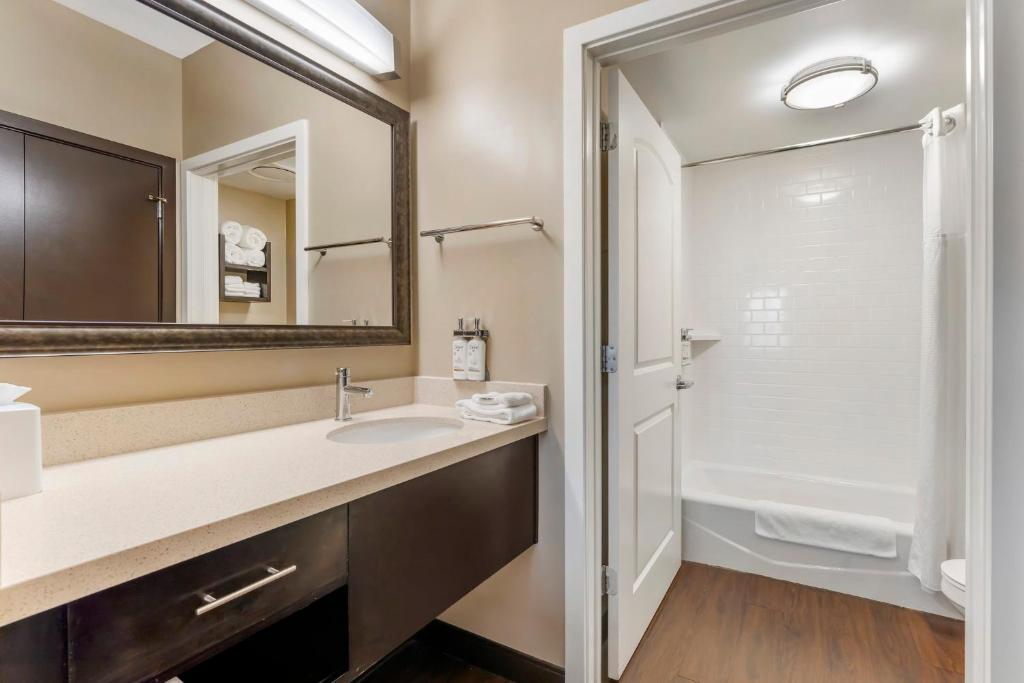 Staybridge Suites - Pittsburgh-Cranberry Township by IHG photo