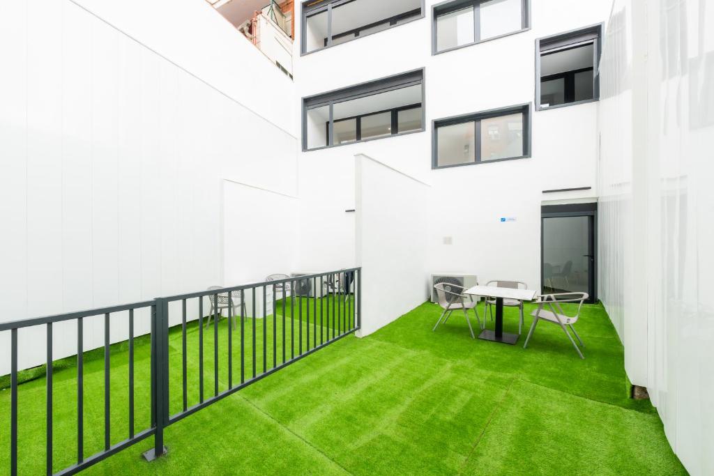 Lemon Apartment & Hotels Bernabeu - Resim 34