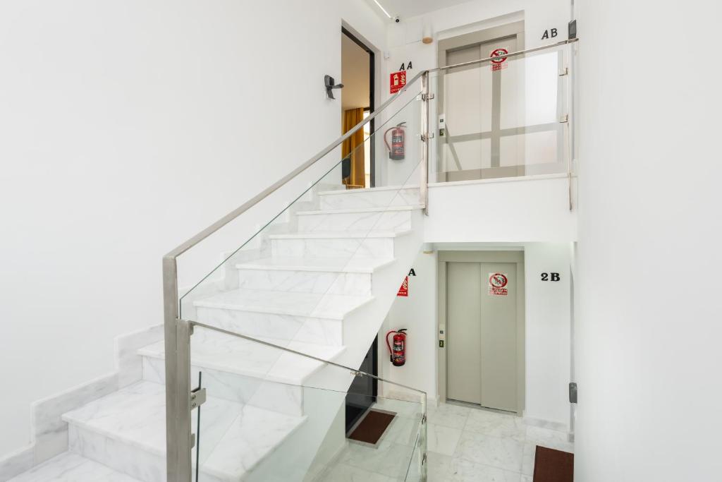 Lemon Apartment & Hotels Bernabeu - Resim 40