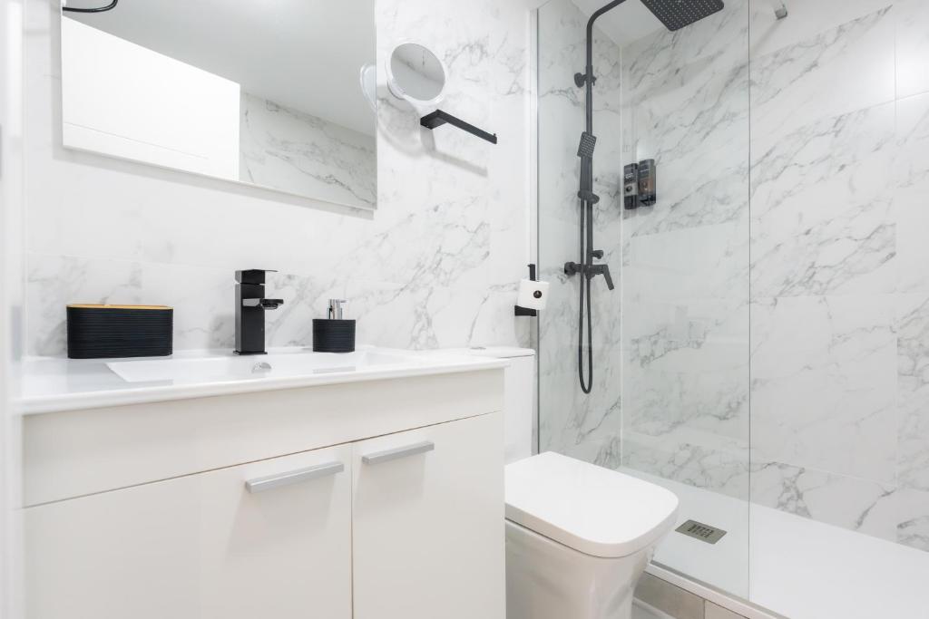 Lemon Apartment & Hotels Bernabeu - Resim 45