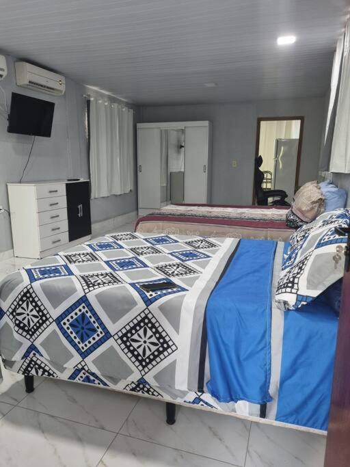 Postel nebo postele na pokoji v ubytování Stúdio andar superior, próximo ao hotel Rafain Palace