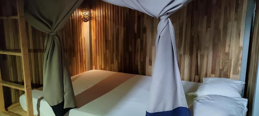 Postel nebo postele na pokoji v ubytování Mediterraneo Youth Hostel