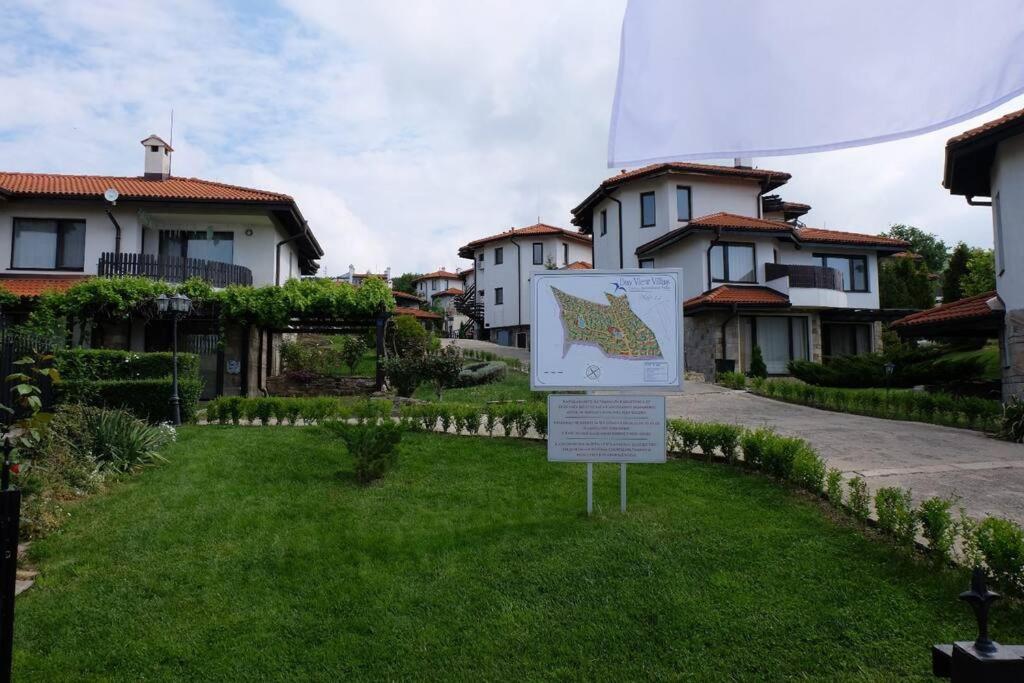 Zahrada ubytování Bay View Villas apartment NONA 1C - Kosharitsa