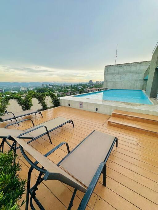 Bazén v ubytování Tower View 360º nebo v jeho okolí