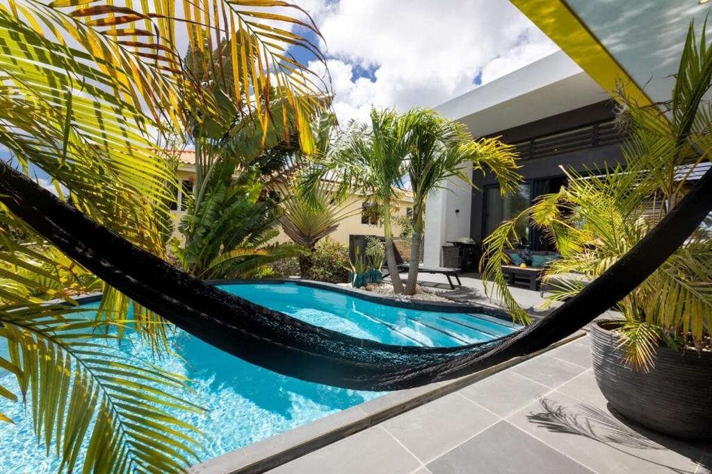 Tropical Paradise at Jan Thiel with Private Pool, Jan Thiel (precios ...