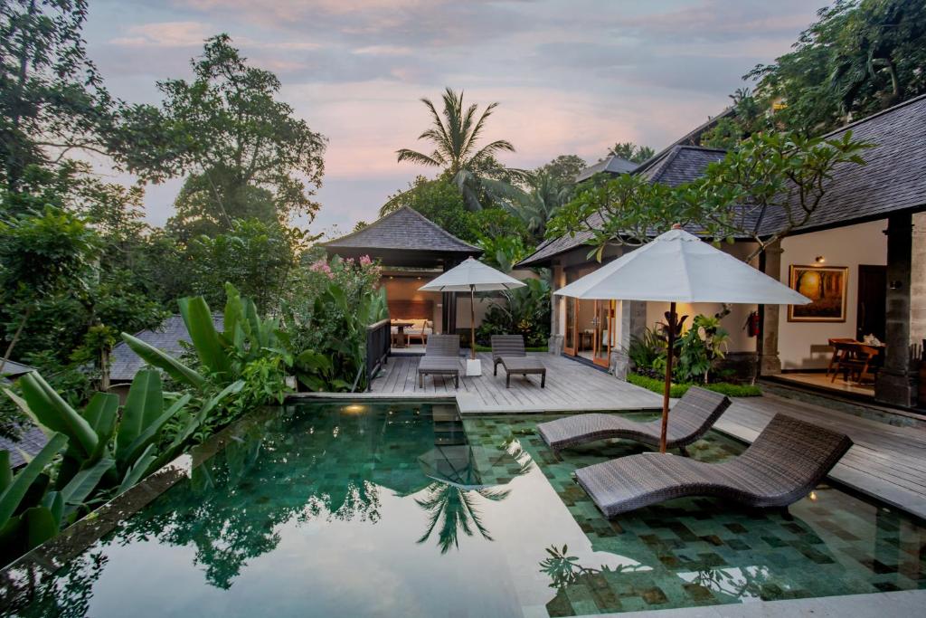 Bazén v ubytování The Lokha Ubud Resort, Villas & SPA nebo v jeho okolí