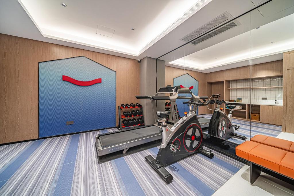 Fitness centrum a/nebo fitness zařízení v ubytování Echarm Hotel Guangzhou Baiyun Station Julong Metro Station