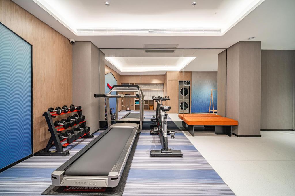 Fitness centrum a/nebo fitness zařízení v ubytování Echarm Hotel Guangzhou Baiyun Station Julong Metro Station