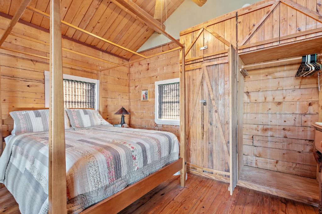 Mighty Oak Log Cabin photo