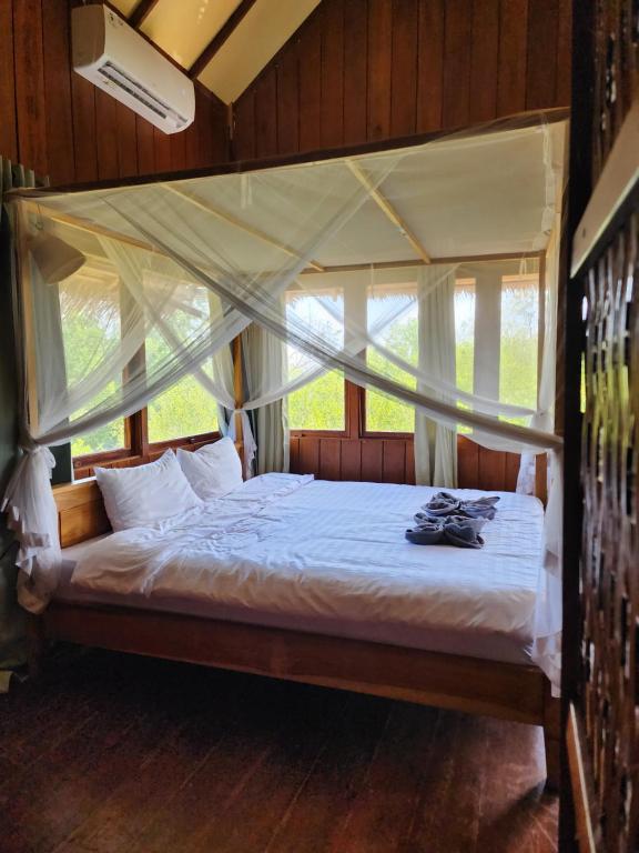 Basa-basi Lodge - 10