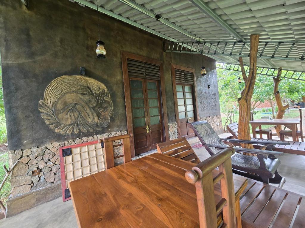 Posezení v ubytování Ceylon wilpattu safaris & lodging