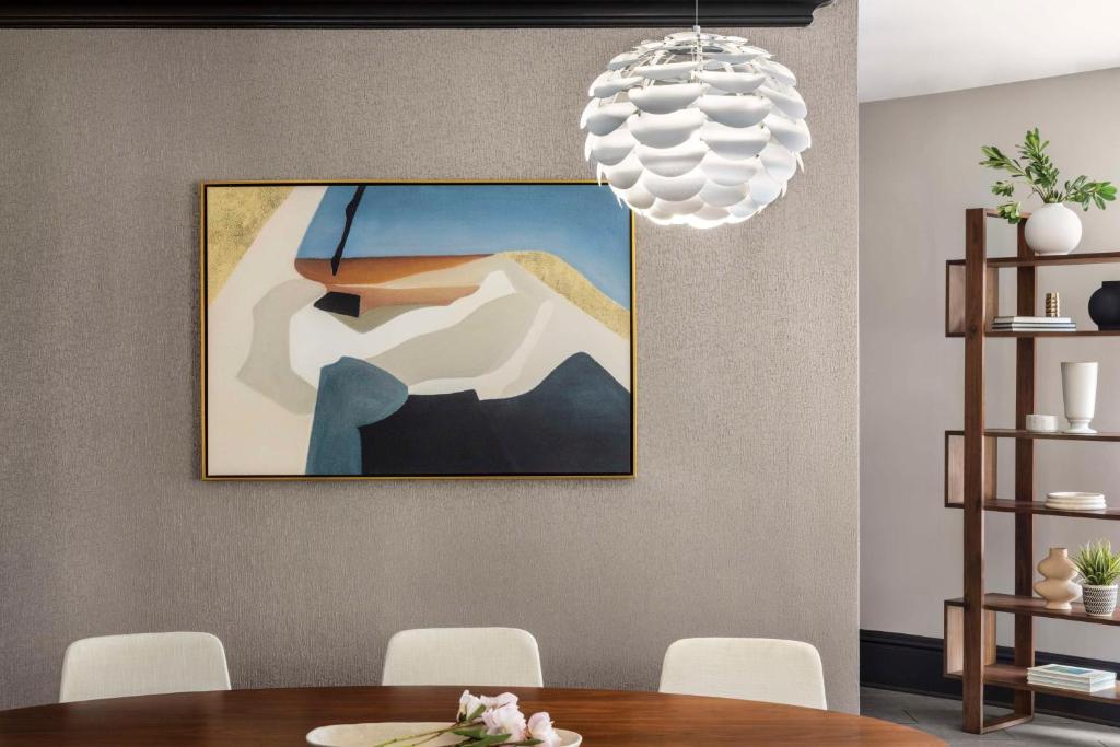 The American Hotel Atlanta Downtown, Tapestry Collection by Hilton photo