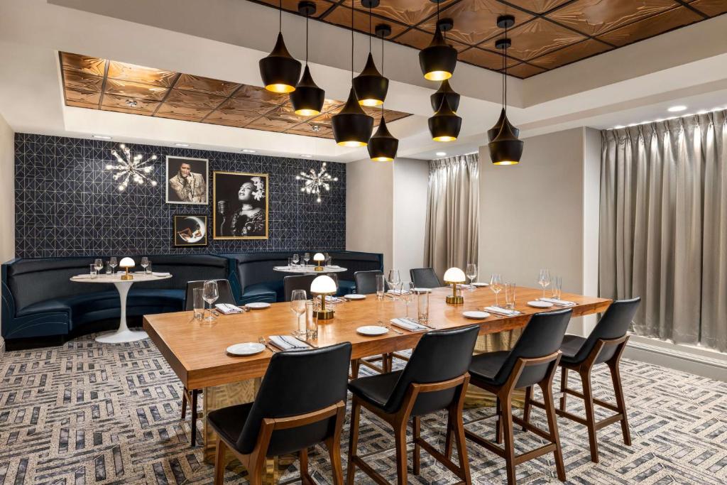 The American Hotel Atlanta Downtown, Tapestry Collection by Hilton photo