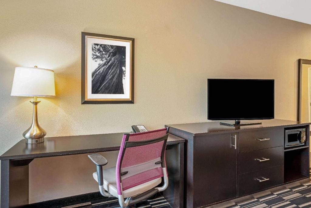 La Quinta by Wyndham Tumwater - Olympia photo