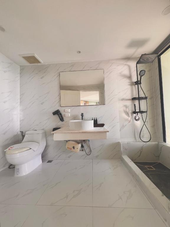 patong sunset villa Phuket - Resim 39