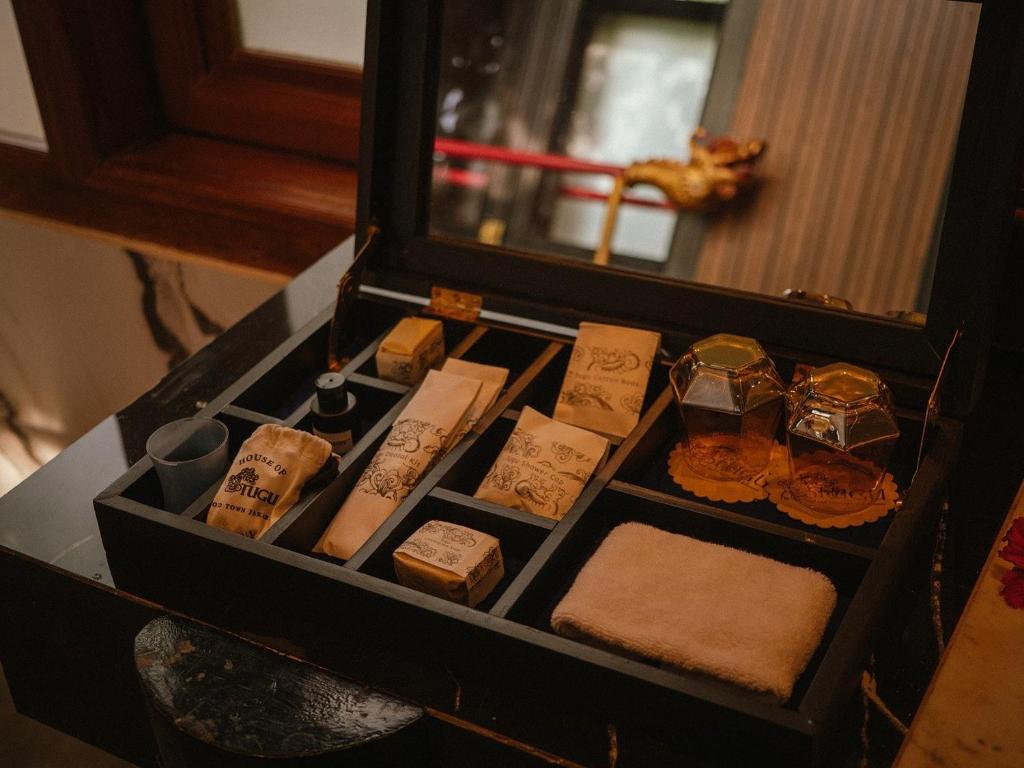 House of Tugu, Old Town Jakarta - Suites Concubine Con Exclusivo Té De La Tarde