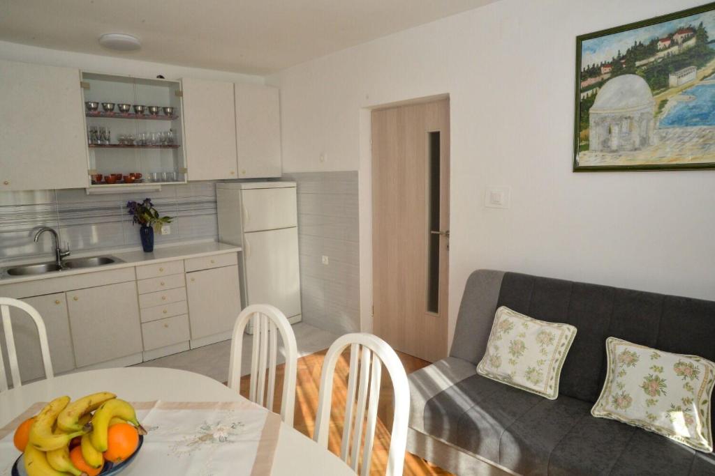 Kuchyňa alebo kuchynka v ubytovaní Apartment Miki