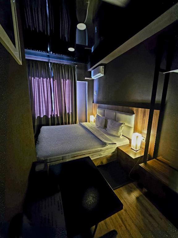 Apart Hotel West - Single Room