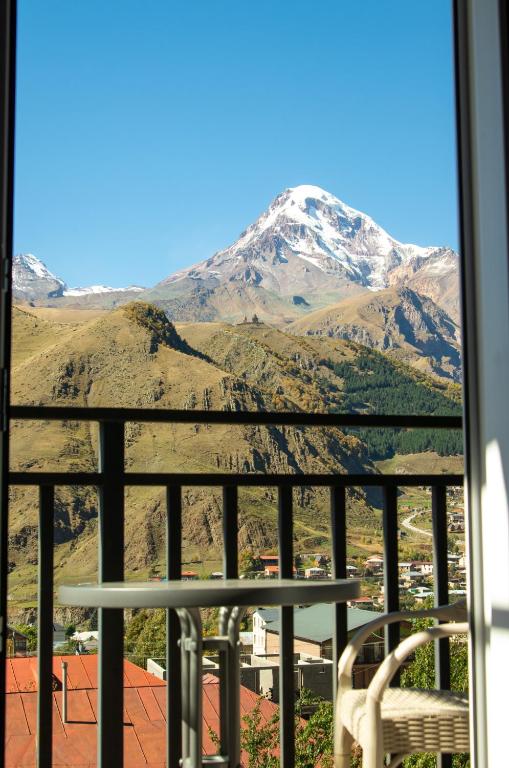 Nespecifikovaný výhled na hory nebo výhled na hory při pohledu z hotelu