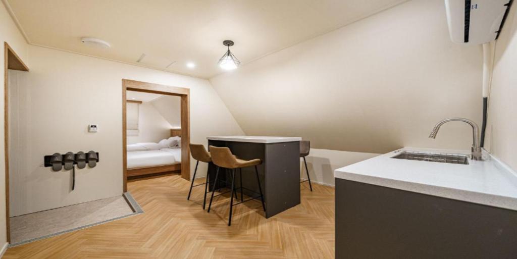 Kuchyň nebo kuchyňský kout v ubytování vane hotel