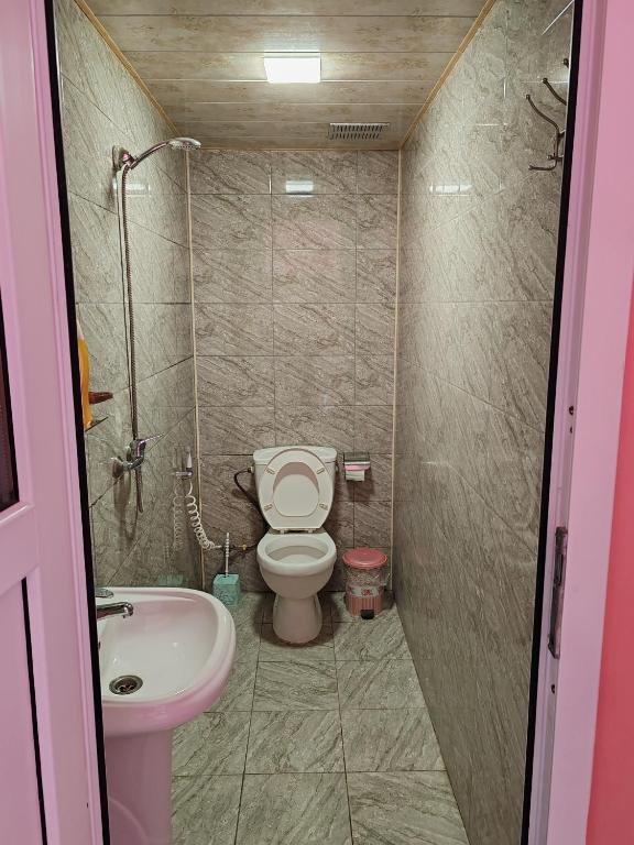 Motel - Drievoudige Kamer Met Uitzicht Op De Bergen