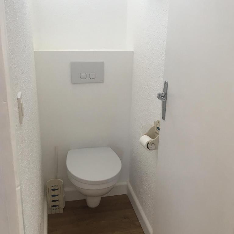 Kúpeľňa v ubytovaní Chalet Alaric & Jacuzzi Ilot 1 rang1! VUE MER! 4rooms! CLIM 10p 24H24